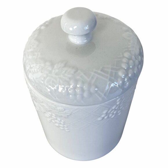 Gibson Canister with Lid White Embossed Ceramic Grape Vine Design 6.5" H VGUC - Picture 2 of 12